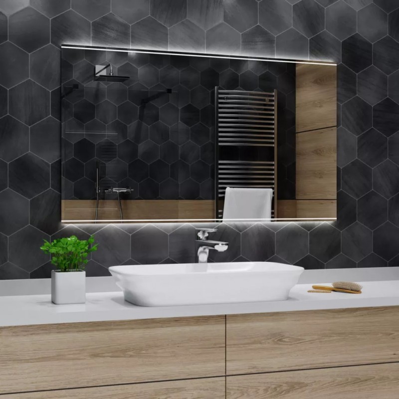 Controluce LED specchio su misura illuminazione sala da bagno 