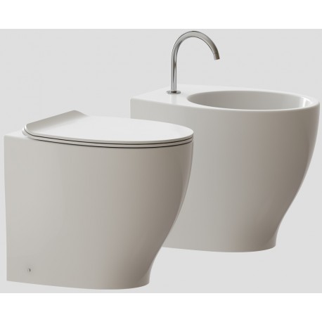 Sanitari filomuro wc rimless + bidet in ceramica bianco con copriwc slim soft close Gran Mascalzone Domus Falerii