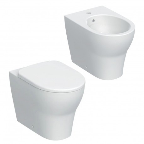 Sanitari filomuro in ceramica con sedile bianco Serie Selnova Premium - Geberit