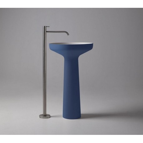 Lavabo a Terra Freestanding Ago 85 di antoniolupi in Flumood® colore mirtillo
