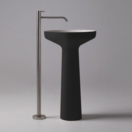 Lavabo a Terra Freestanding Ago 85 di antoniolupi in Flumood® colore nero opaco