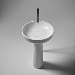 Lavabo a Terra Freestanding Ago185 di antoniolupi in marmo bianco carrara
